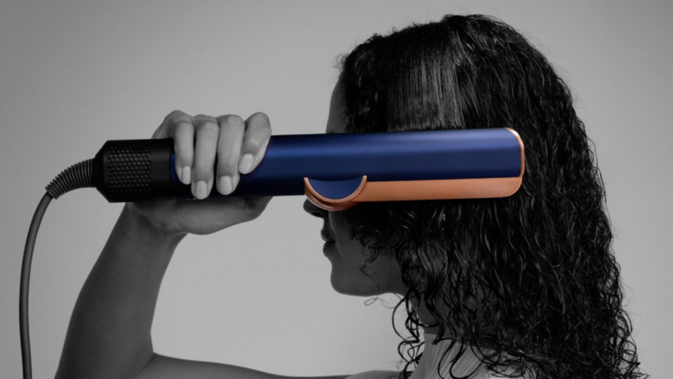 dyson-releases-new-wet-to-dry-hair-straightener-the-dyson-airstrait